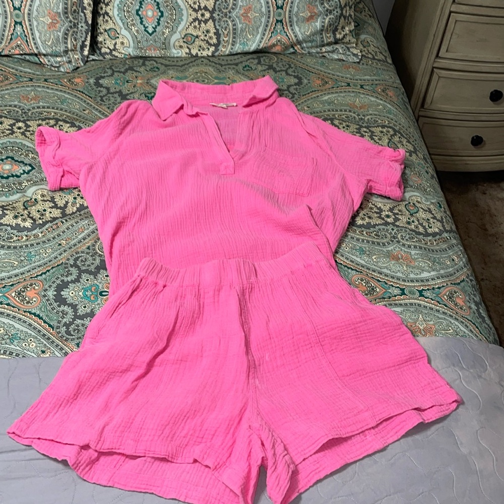 Two piece pink matching set 🩷